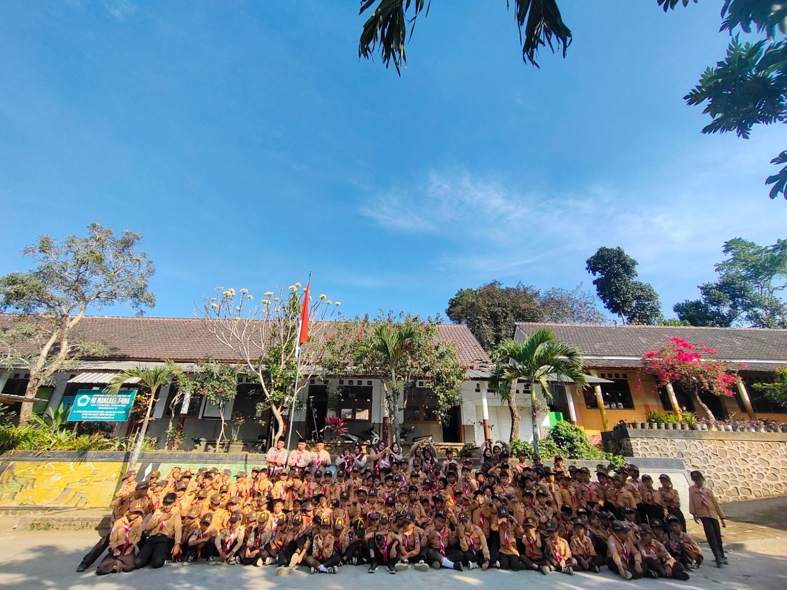 MI Manarul Huda Peringati Hari Pramuka