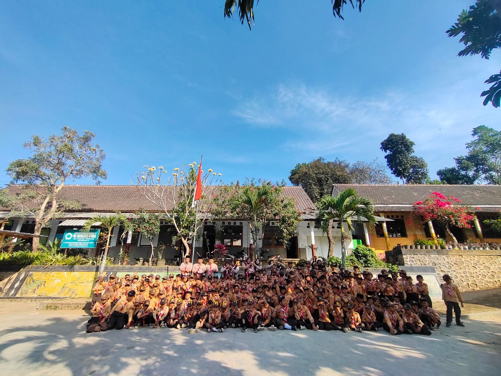 MI Manarul Huda Peringati Hari Pramuka